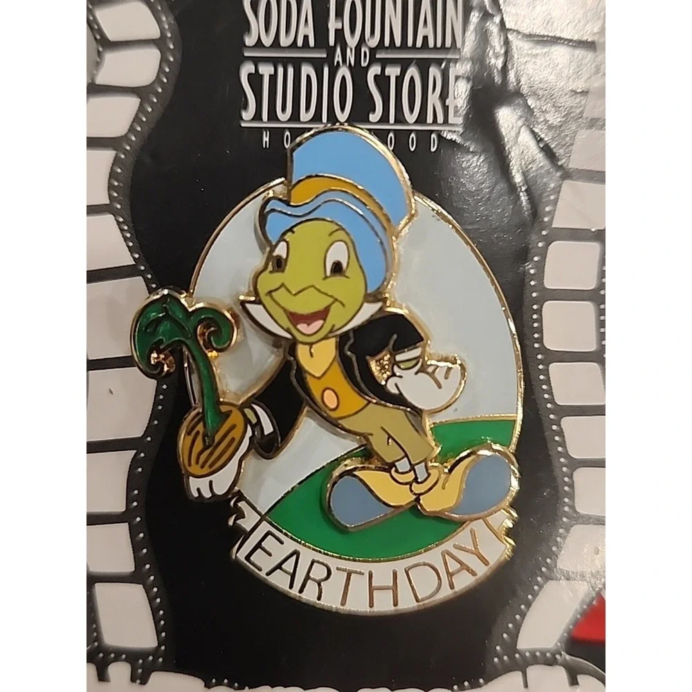 Disney Pin Jiminy Cricket Earth Day Studio Store Hollywood 2009 LE 300 DSF 69472